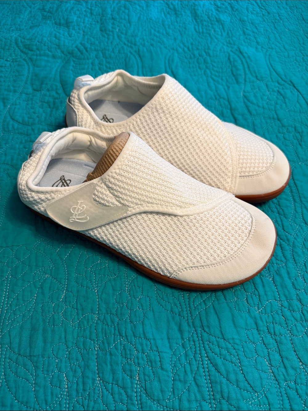 Leisfit Women’s Wide Diabetic Walking Shoes